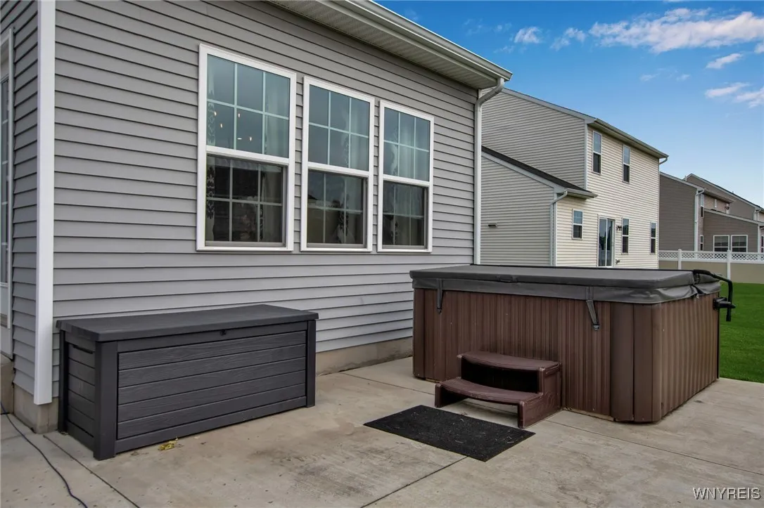 123 Stonebridge Road, Grand Island, New York 14072, Grand Island, New York 14072, 5 Bedrooms Bedrooms, 10 Rooms Rooms,3 BathroomsBathrooms,Residential,Closed,123 Stonebridge Road, Grand Island, New York 14072,B1612453