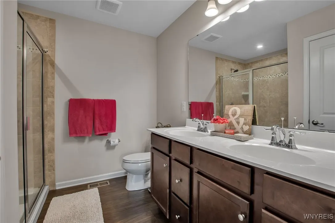 123 Stonebridge Road, Grand Island, New York 14072, Grand Island, New York 14072, 5 Bedrooms Bedrooms, 10 Rooms Rooms,3 BathroomsBathrooms,Residential,Closed,123 Stonebridge Road, Grand Island, New York 14072,B1612453