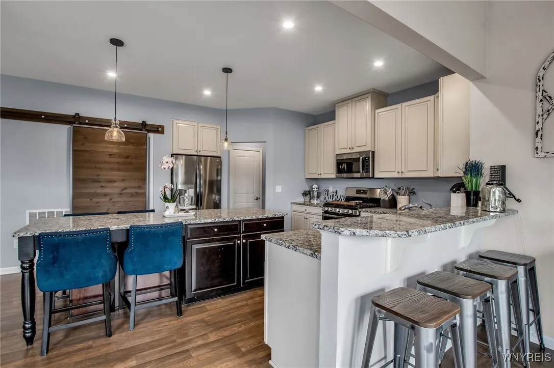 123 Stonebridge Road, Grand Island, New York 14072, Grand Island, New York 14072, 5 Bedrooms Bedrooms, 10 Rooms Rooms,3 BathroomsBathrooms,Residential,Closed,123 Stonebridge Road, Grand Island, New York 14072,B1612453