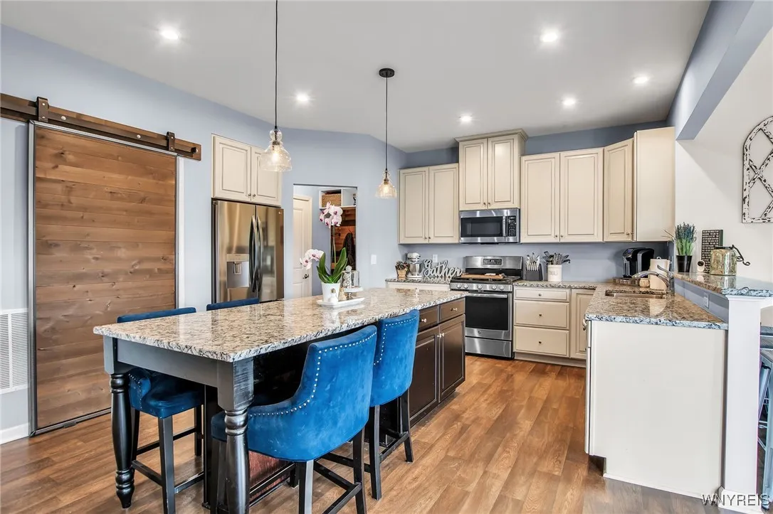 123 Stonebridge Road, Grand Island, New York 14072, Grand Island, New York 14072, 5 Bedrooms Bedrooms, 10 Rooms Rooms,3 BathroomsBathrooms,Residential,Closed,123 Stonebridge Road, Grand Island, New York 14072,B1612453