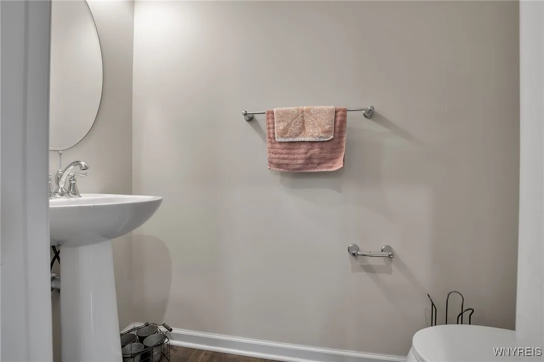 123 Stonebridge Road, Grand Island, New York 14072, Grand Island, New York 14072, 5 Bedrooms Bedrooms, 10 Rooms Rooms,3 BathroomsBathrooms,Residential,Closed,123 Stonebridge Road, Grand Island, New York 14072,B1612453