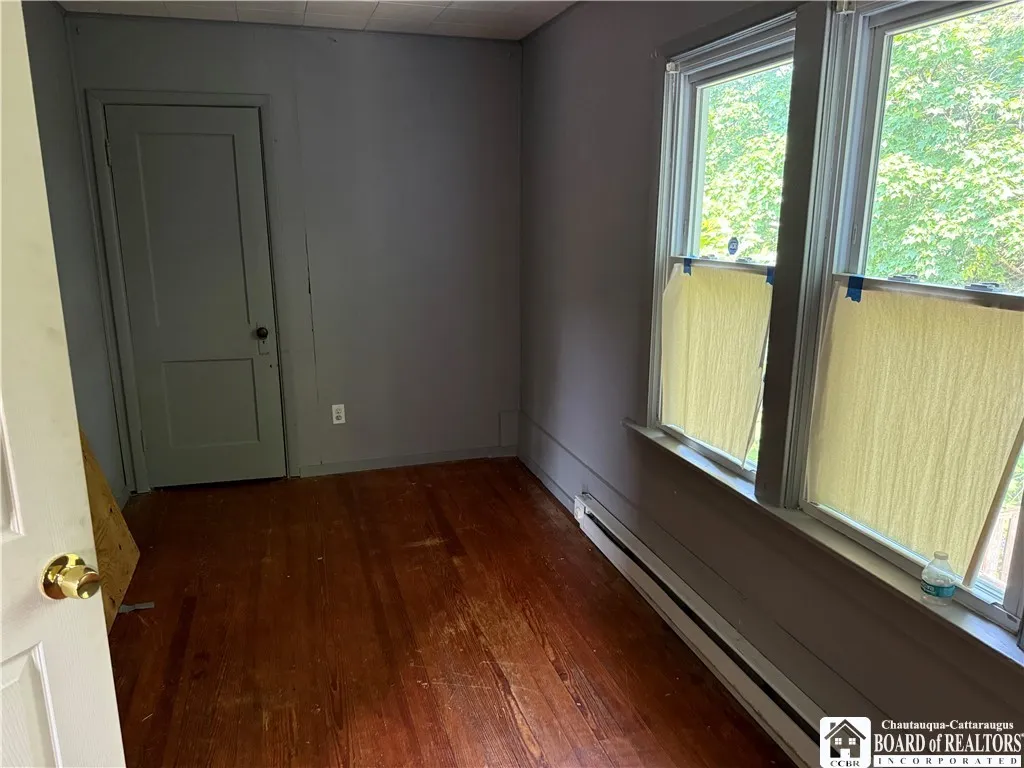 11 Myers Avenue, Jamestown, New York 14701, Jamestown, New York 14701, 2 Bedrooms Bedrooms, 5 Rooms Rooms,1 BathroomBathrooms,Residential,For Sale,11 Myers Avenue, Jamestown, New York 14701,R1612564