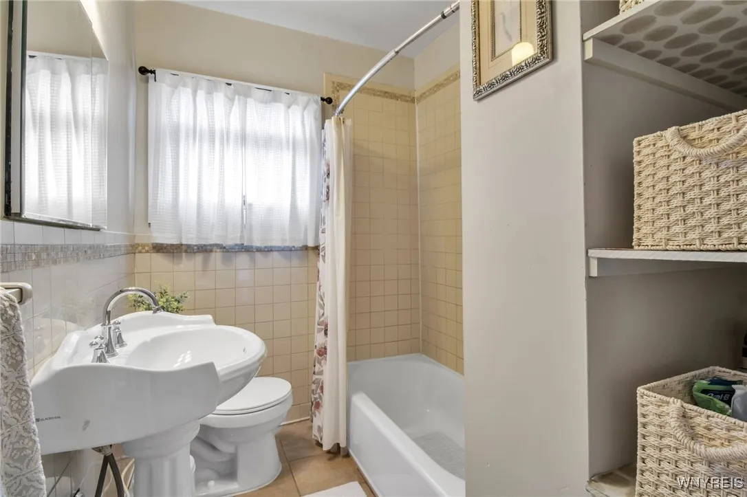 Full Bath with Tub/Shower combo...