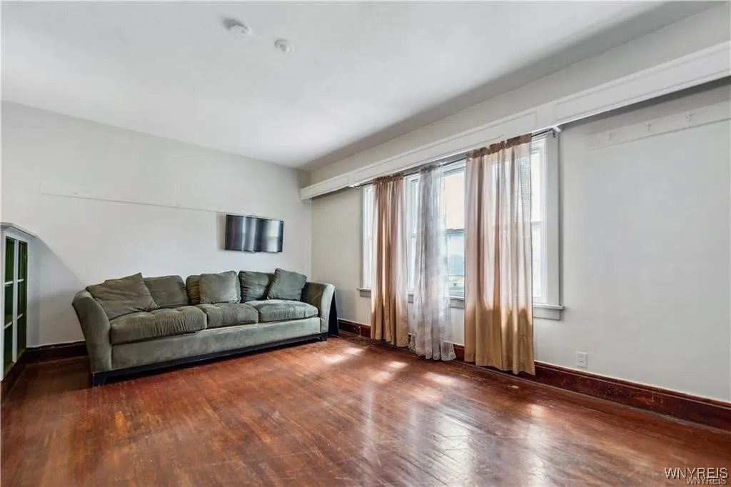 340 Rhode Island Street, Buffalo, New York 14213, Buffalo, New York 14213, 10 Bedrooms Bedrooms, ,4 BathroomsBathrooms,Residential,For Sale,340 Rhode Island Street, Buffalo, New York 14213,B1612901