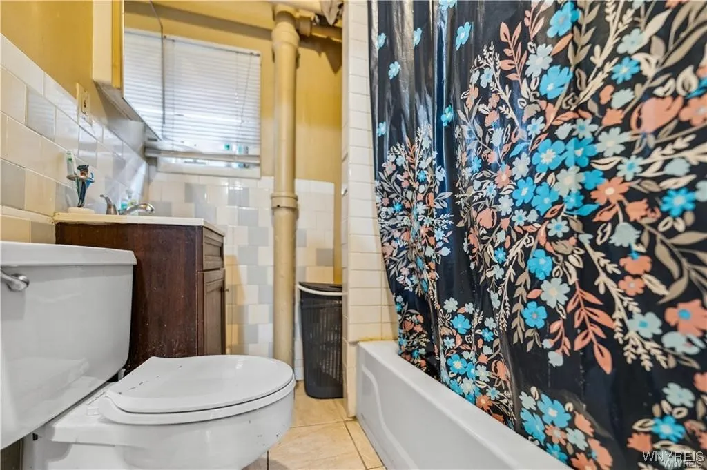 340 Rhode Island Street, Buffalo, New York 14213, Buffalo, New York 14213, 10 Bedrooms Bedrooms, ,4 BathroomsBathrooms,Residential,For Sale,340 Rhode Island Street, Buffalo, New York 14213,B1612901
