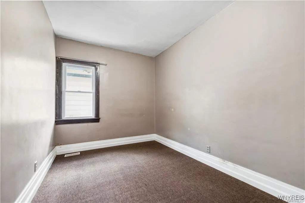 340 Rhode Island Street, Buffalo, New York 14213, Buffalo, New York 14213, 10 Bedrooms Bedrooms, ,4 BathroomsBathrooms,Residential,For Sale,340 Rhode Island Street, Buffalo, New York 14213,B1612901