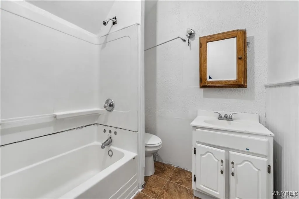 340 Rhode Island Street, Buffalo, New York 14213, Buffalo, New York 14213, 10 Bedrooms Bedrooms, ,4 BathroomsBathrooms,Residential,For Sale,340 Rhode Island Street, Buffalo, New York 14213,B1612901