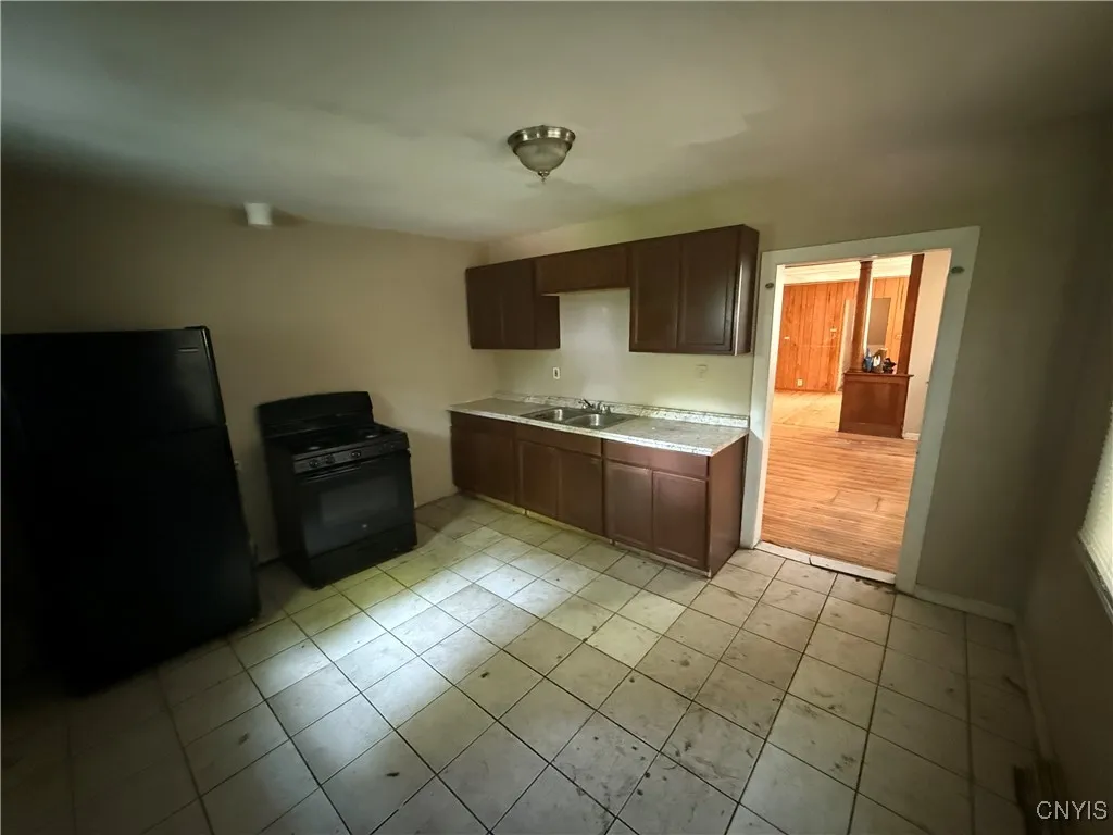 131 Lakeview Avenue, Syracuse, New York 13204, Syracuse, New York 13204, 5 Bedrooms Bedrooms, ,2 BathroomsBathrooms,Residential,Closed,131 Lakeview Avenue, Syracuse, New York 13204,S1611743