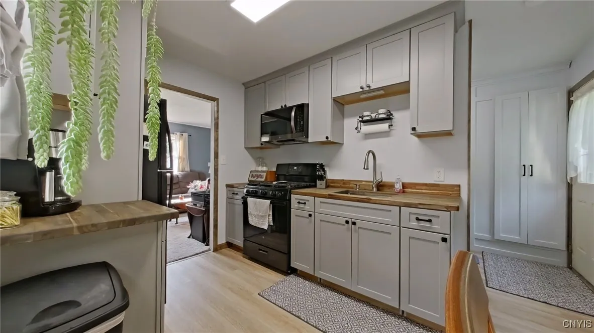 24 Pinecrest Road, Whitestown, New York 13492, Whitestown, New York 13492, 3 Bedrooms Bedrooms, 6 Rooms Rooms,1 BathroomBathrooms,Residential,Closed,24 Pinecrest Road, Whitestown, New York 13492,0,S1612869