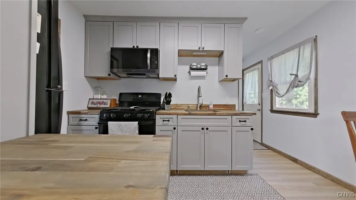 24 Pinecrest Road, Whitestown, New York 13492, Whitestown, New York 13492, 3 Bedrooms Bedrooms, 6 Rooms Rooms,1 BathroomBathrooms,Residential,Closed,24 Pinecrest Road, Whitestown, New York 13492,0,S1612869