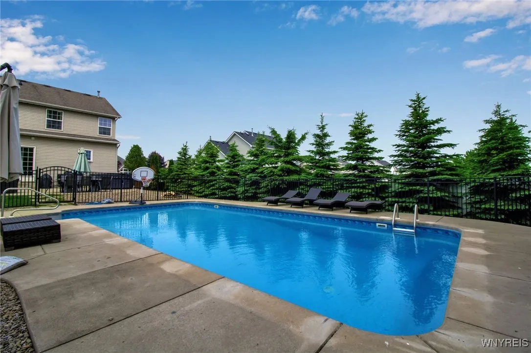 5999 Pinehurst Court, Hamburg, New York 14085, Hamburg, New York 14085, 4 Bedrooms Bedrooms, 12 Rooms Rooms,2 BathroomsBathrooms,Residential,Closed,5999 Pinehurst Court, Hamburg, New York 14085,0,B1612975