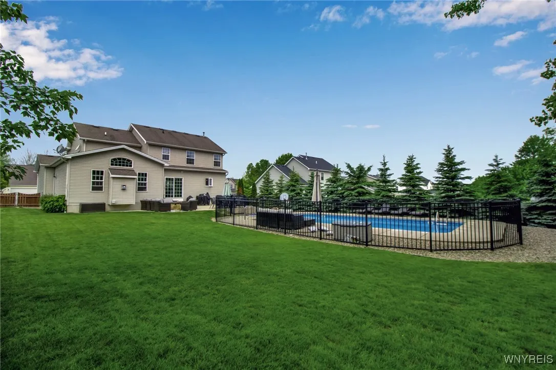5999 Pinehurst Court, Hamburg, New York 14085, Hamburg, New York 14085, 4 Bedrooms Bedrooms, 12 Rooms Rooms,2 BathroomsBathrooms,Residential,Closed,5999 Pinehurst Court, Hamburg, New York 14085,0,B1612975