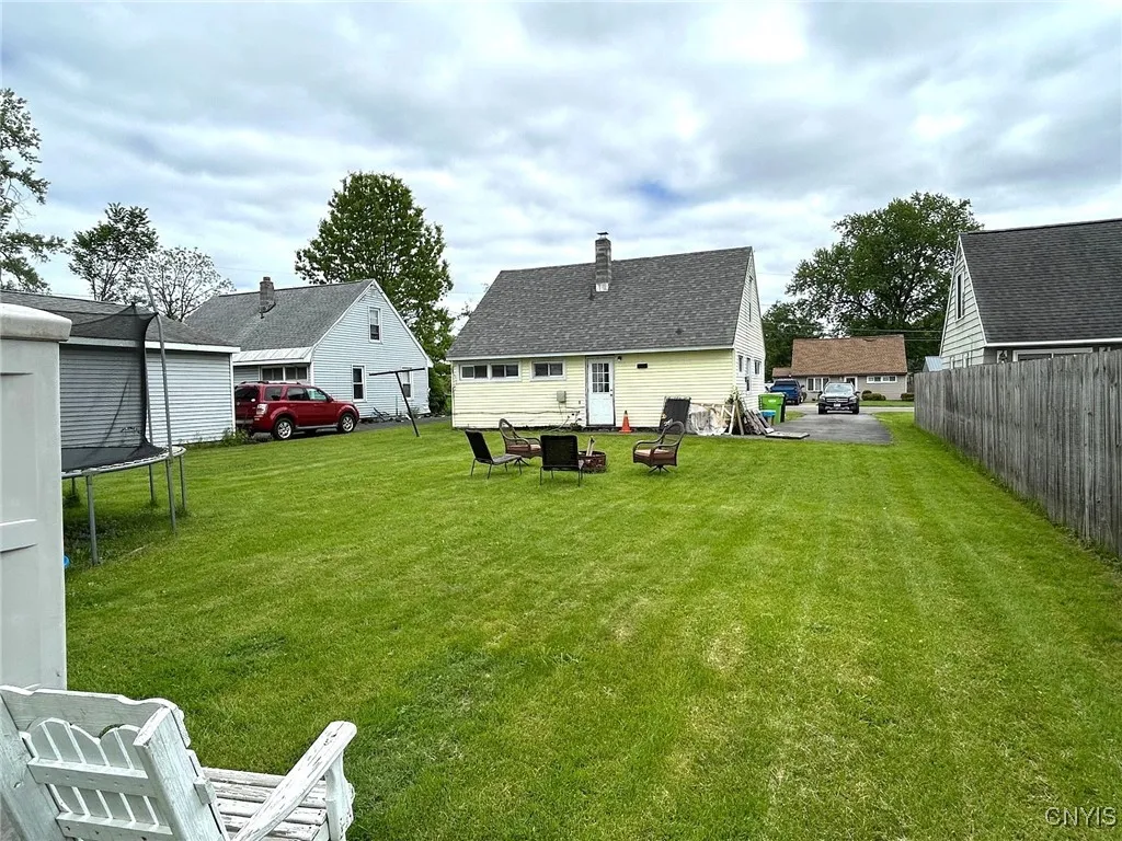 211 Memphis Street, Salina, New York 13088, Salina, New York 13088, 4 Bedrooms Bedrooms, 5 Rooms Rooms,1 BathroomBathrooms,Residential,Closed,211 Memphis Street, Salina, New York 13088,0,S1610815