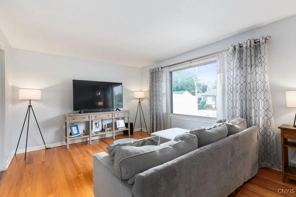 112 Oakley Drive, Cicero, New York 13212, Cicero, New York 13212, 3 Bedrooms Bedrooms, 6 Rooms Rooms,1 BathroomBathrooms,Residential,Closed,112 Oakley Drive, Cicero, New York 13212,S1612416