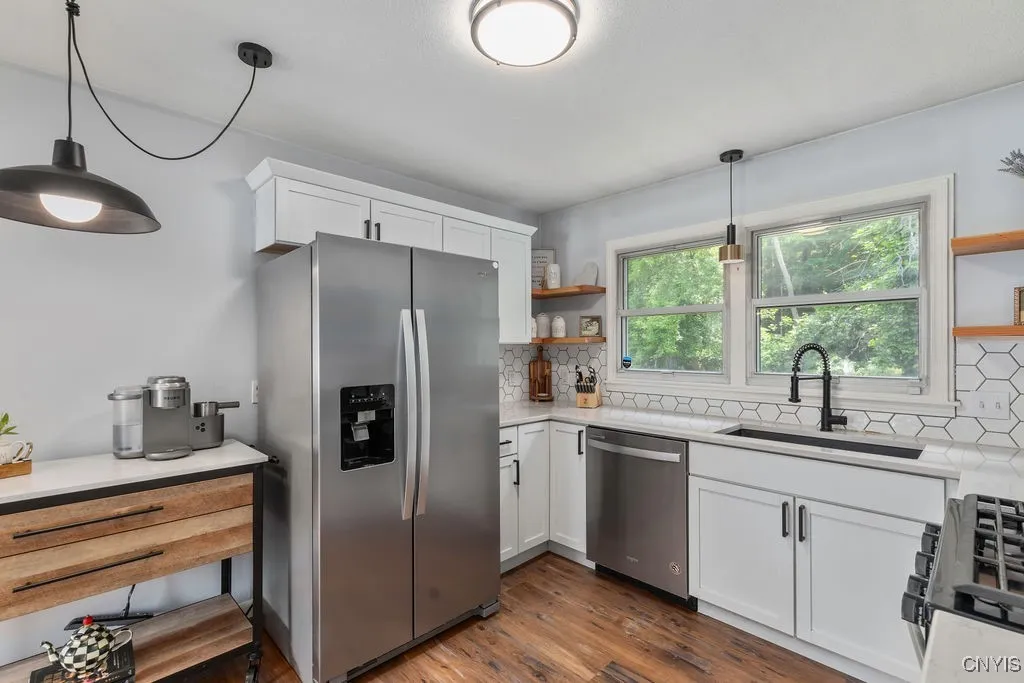 112 Oakley Drive, Cicero, New York 13212, Cicero, New York 13212, 3 Bedrooms Bedrooms, 6 Rooms Rooms,1 BathroomBathrooms,Residential,Closed,112 Oakley Drive, Cicero, New York 13212,S1612416