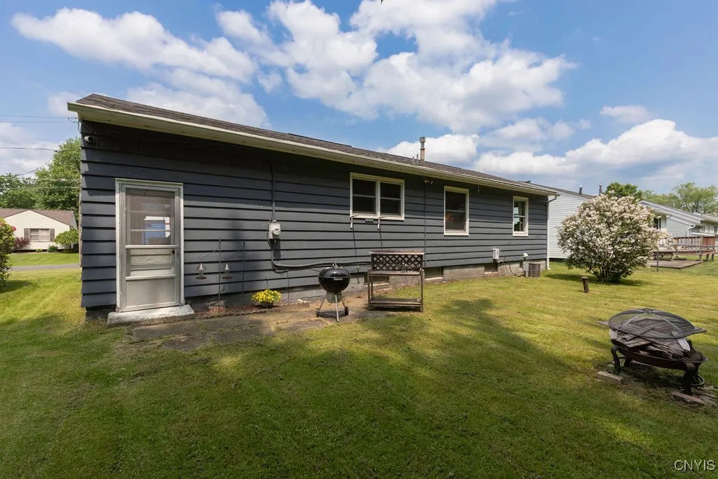 112 Oakley Drive, Cicero, New York 13212, Cicero, New York 13212, 3 Bedrooms Bedrooms, 6 Rooms Rooms,1 BathroomBathrooms,Residential,Closed,112 Oakley Drive, Cicero, New York 13212,S1612416