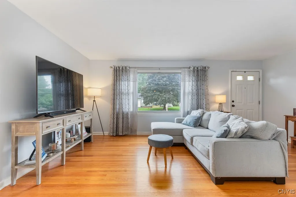 112 Oakley Drive, Cicero, New York 13212, Cicero, New York 13212, 3 Bedrooms Bedrooms, 6 Rooms Rooms,1 BathroomBathrooms,Residential,Closed,112 Oakley Drive, Cicero, New York 13212,S1612416
