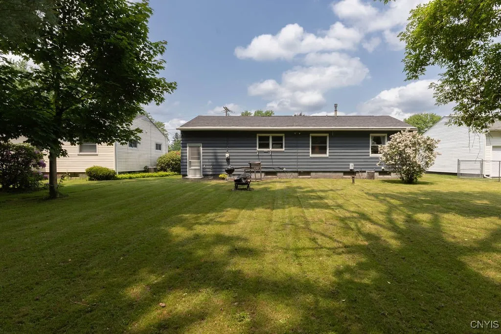 112 Oakley Drive, Cicero, New York 13212, Cicero, New York 13212, 3 Bedrooms Bedrooms, 6 Rooms Rooms,1 BathroomBathrooms,Residential,Closed,112 Oakley Drive, Cicero, New York 13212,S1612416