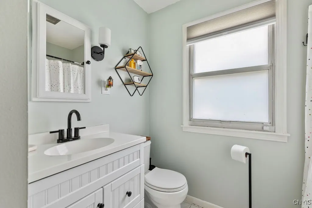 112 Oakley Drive, Cicero, New York 13212, Cicero, New York 13212, 3 Bedrooms Bedrooms, 6 Rooms Rooms,1 BathroomBathrooms,Residential,Closed,112 Oakley Drive, Cicero, New York 13212,S1612416