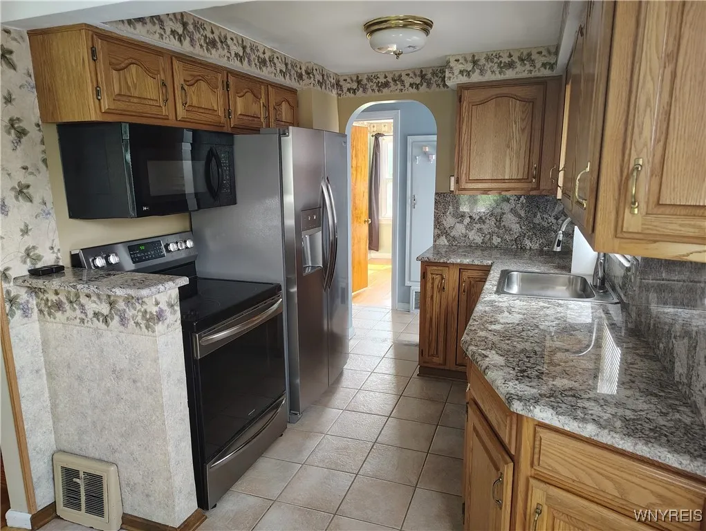 39 Manning Road, Amherst, New York 14226, Amherst, New York 14226, 4 Bedrooms Bedrooms, 7 Rooms Rooms,1 BathroomBathrooms,Residential Lease,Closed,39 Manning Road, Amherst, New York 14226,B1613019