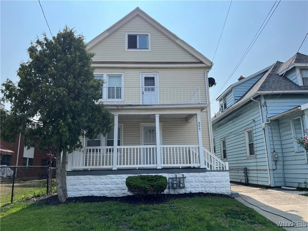 395 Ontario Street, Buffalo, New York 14207, Buffalo, New York 14207, 5 Bedrooms Bedrooms, ,2 BathroomsBathrooms,Residential,Closed,395 Ontario Street, Buffalo, New York 14207,0,B1612728