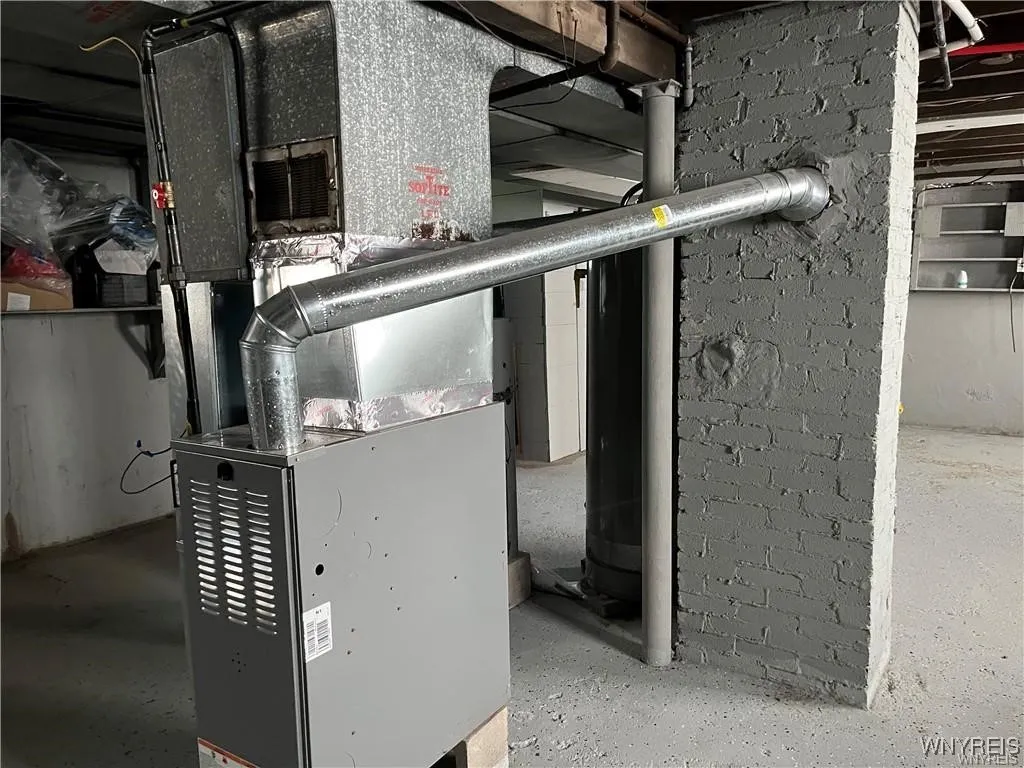 395 Ontario Street, Buffalo, New York 14207, Buffalo, New York 14207, 5 Bedrooms Bedrooms, ,2 BathroomsBathrooms,Residential,Closed,395 Ontario Street, Buffalo, New York 14207,0,B1612728