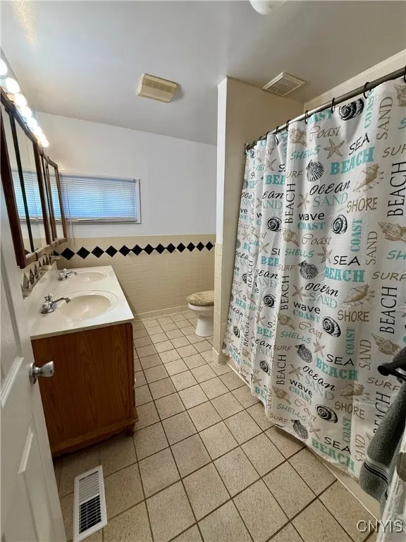 138 Lawrence Street, Syracuse, New York 13208, Syracuse, New York 13208, 5 Bedrooms Bedrooms, 8 Rooms Rooms,1 BathroomBathrooms,Residential,Closed,138 Lawrence Street, Syracuse, New York 13208,0,S1612275