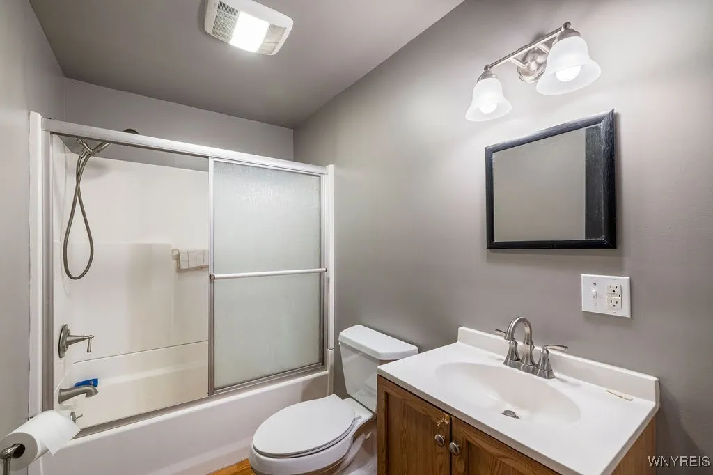 Full bath in basement
