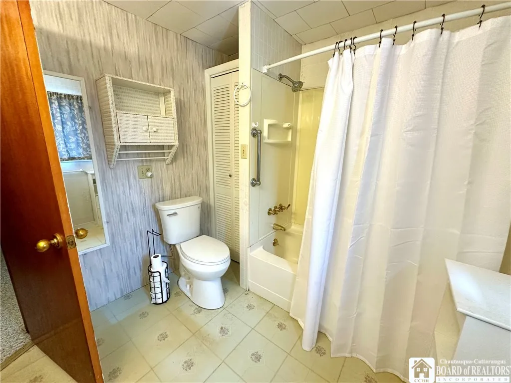 136 South 12th Street, Olean-city, New York 14760, Olean, New York 14760, 3 Bedrooms Bedrooms, 7 Rooms Rooms,1 BathroomBathrooms,Residential,Closed,136 South 12th Street, Olean-city, New York 14760,0,R1612781