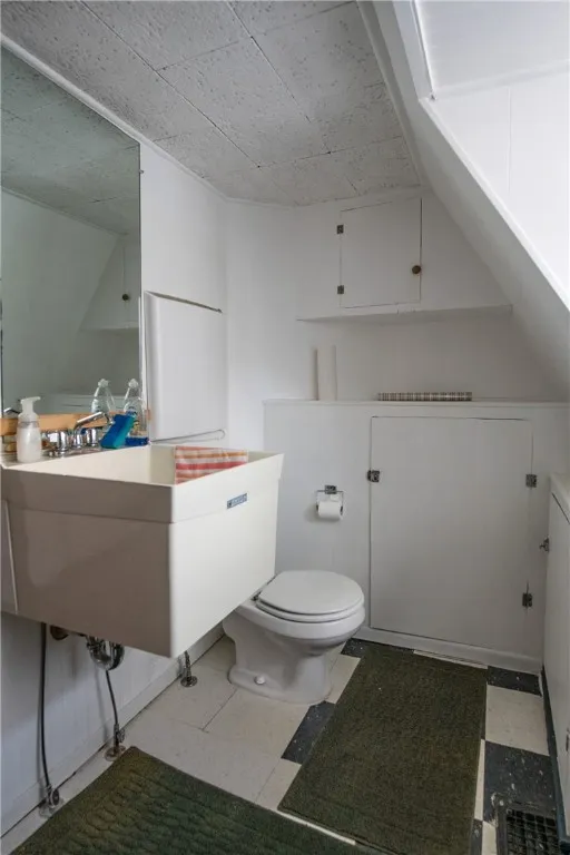 94 Main Street, Stamford, New York 12167, Stamford, New York 12167, 3 Bedrooms Bedrooms, 9 Rooms Rooms,1 BathroomBathrooms,Residential,Closed,94 Main Street, Stamford, New York 12167,0,R1610969