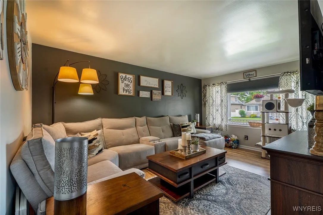 157 73rd Street, Niagara Falls, New York 14304, Niagara Falls, New York 14304, 3 Bedrooms Bedrooms, 5 Rooms Rooms,1 BathroomBathrooms,Residential,Closed,157 73rd Street, Niagara Falls, New York 14304,0,B1613032