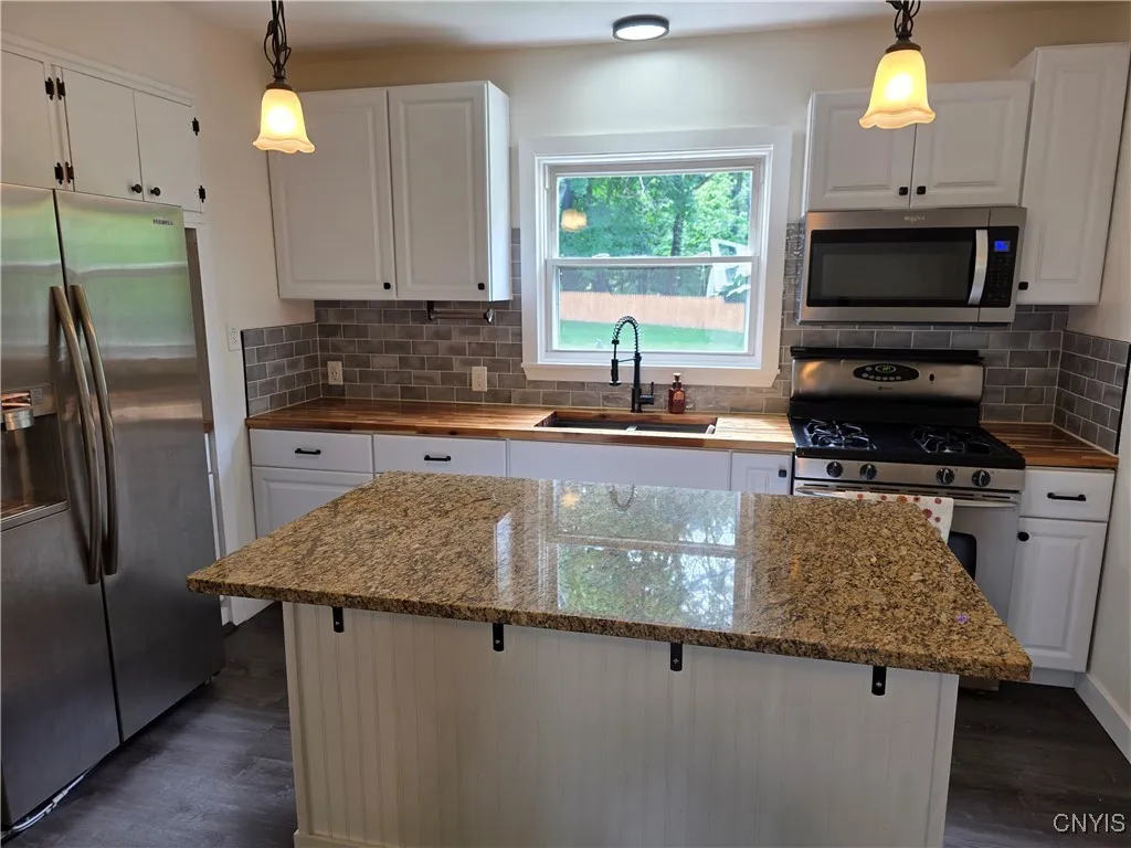 523 Cleveland Boulevard, Manlius, New York 13066, Manlius, New York 13066, 2 Bedrooms Bedrooms, 5 Rooms Rooms,1 BathroomBathrooms,Residential,For Sale,523 Cleveland Boulevard, Manlius, New York 13066,S1613065