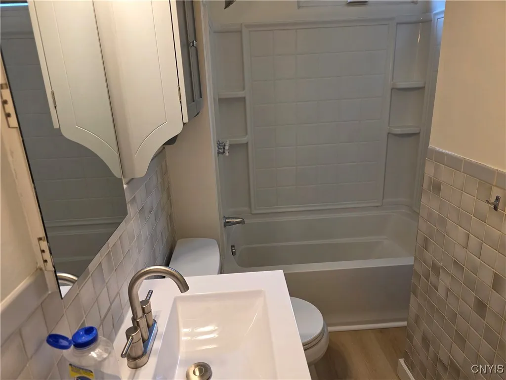 523 Cleveland Boulevard, Manlius, New York 13066, Manlius, New York 13066, 2 Bedrooms Bedrooms, 5 Rooms Rooms,1 BathroomBathrooms,Residential,For Sale,523 Cleveland Boulevard, Manlius, New York 13066,S1613065
