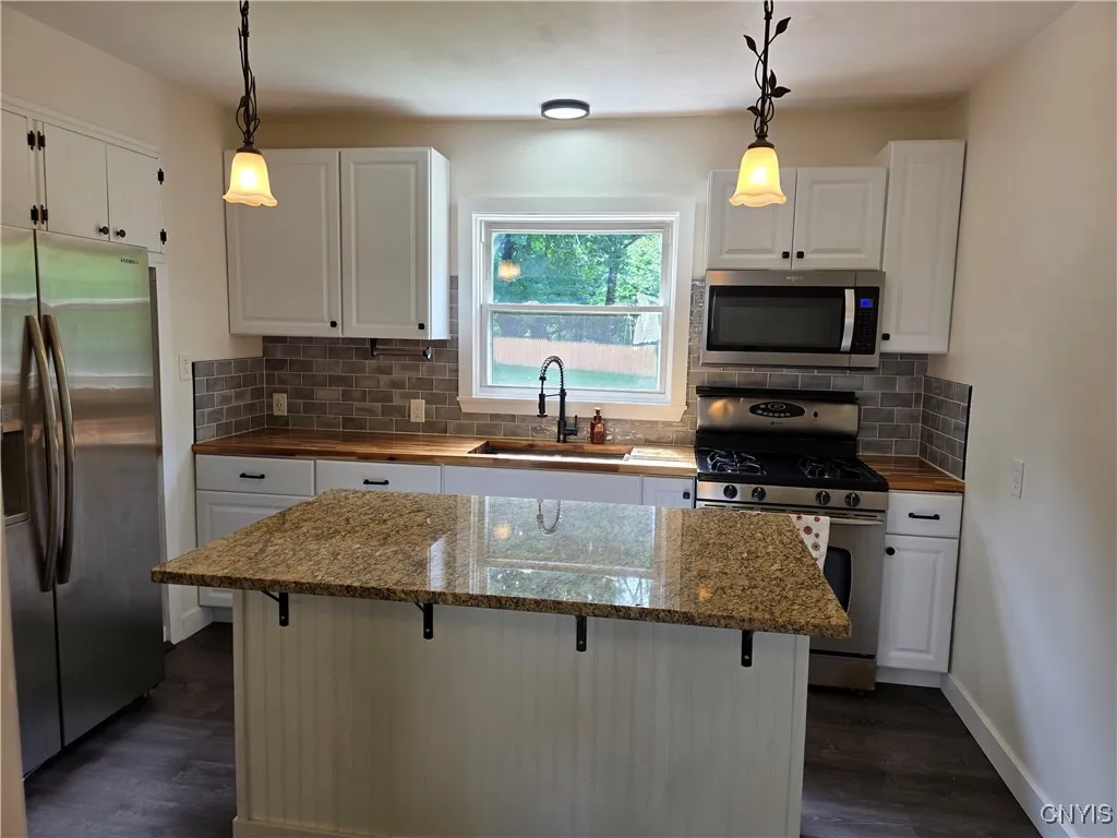523 Cleveland Boulevard, Manlius, New York 13066, Manlius, New York 13066, 2 Bedrooms Bedrooms, 5 Rooms Rooms,1 BathroomBathrooms,Residential,For Sale,523 Cleveland Boulevard, Manlius, New York 13066,S1613065