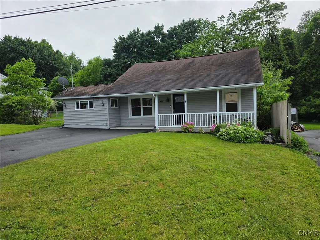 523 Cleveland Boulevard, Manlius, New York 13066, Manlius, New York 13066, 2 Bedrooms Bedrooms, 5 Rooms Rooms,1 BathroomBathrooms,Residential,For Sale,523 Cleveland Boulevard, Manlius, New York 13066,S1613065