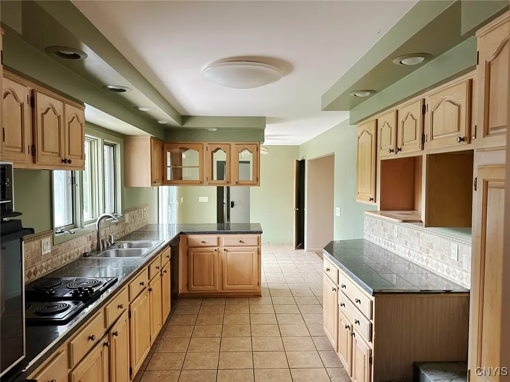 830 High Street, Victor, New York 14564, Victor, New York 14564, 3 Bedrooms Bedrooms, 9 Rooms Rooms,1 BathroomBathrooms,Residential,Closed,830 High Street, Victor, New York 14564,0,S1612809