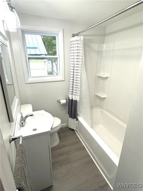 251 Kennedy Avenue, Evans, New York 14006, Evans, New York 14006, 3 Bedrooms Bedrooms, 6 Rooms Rooms,1 BathroomBathrooms,Residential,Closed,251 Kennedy Avenue, Evans, New York 14006,B1611165