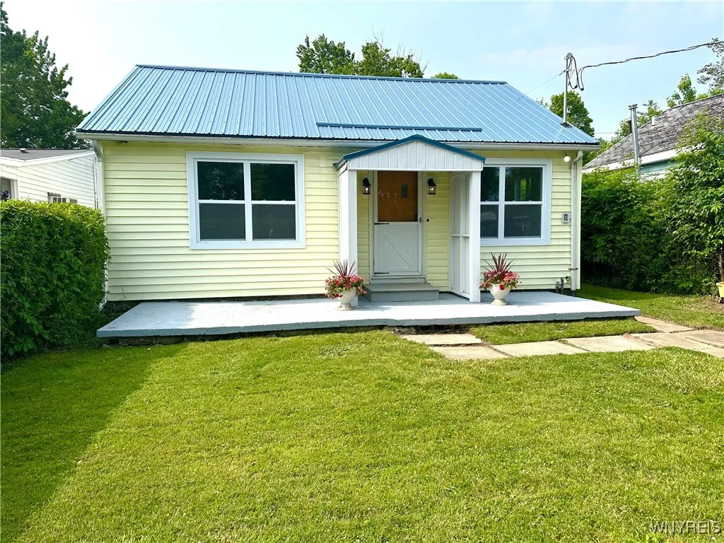 251 Kennedy Avenue, Evans, New York 14006, Evans, New York 14006, 3 Bedrooms Bedrooms, 6 Rooms Rooms,1 BathroomBathrooms,Residential,Closed,251 Kennedy Avenue, Evans, New York 14006,B1611165