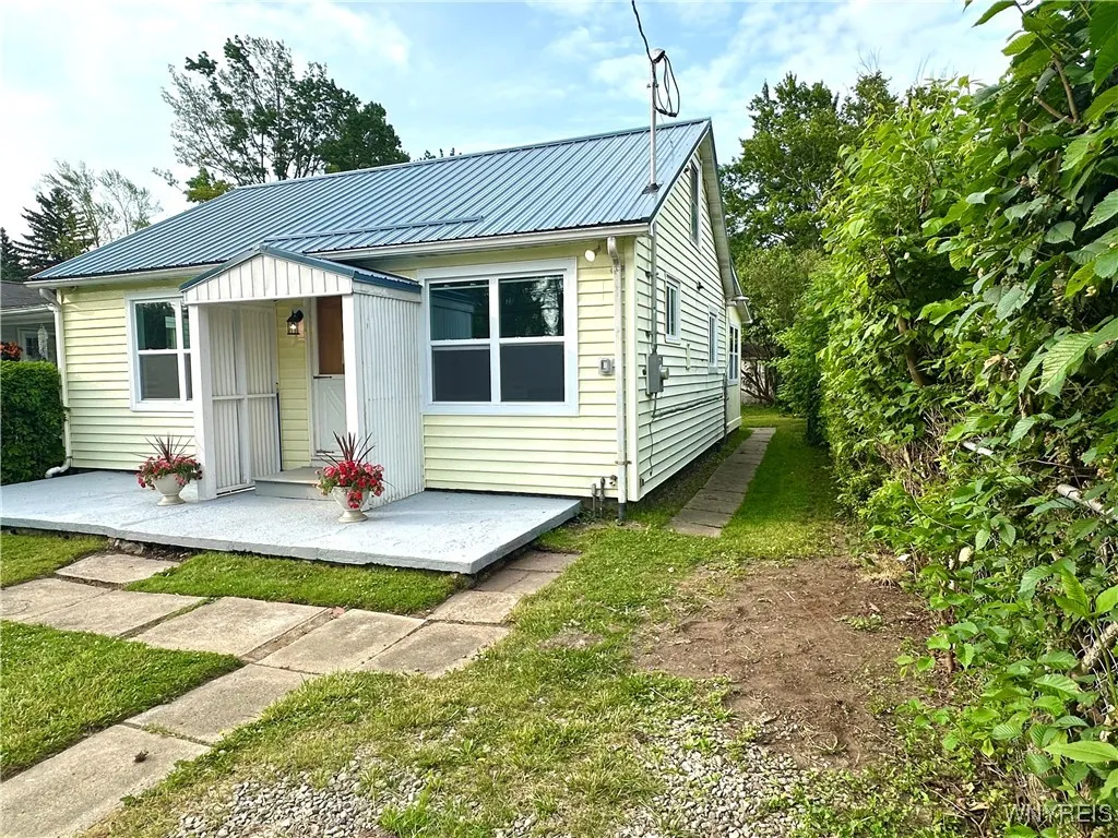 251 Kennedy Avenue, Evans, New York 14006, Evans, New York 14006, 3 Bedrooms Bedrooms, 6 Rooms Rooms,1 BathroomBathrooms,Residential,Closed,251 Kennedy Avenue, Evans, New York 14006,B1611165