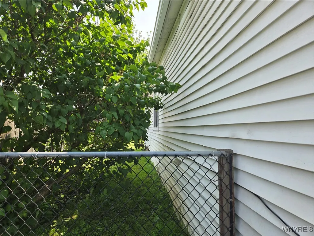 465 Willett Street, Buffalo, New York 14206, Buffalo, New York 14206, 2 Bedrooms Bedrooms, 7 Rooms Rooms,1 BathroomBathrooms,Residential,Closed,465 Willett Street, Buffalo, New York 14206,0,B1612848