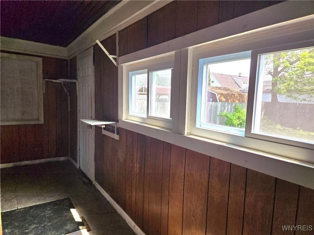 465 Willett Street, Buffalo, New York 14206, Buffalo, New York 14206, 2 Bedrooms Bedrooms, 7 Rooms Rooms,1 BathroomBathrooms,Residential,Closed,465 Willett Street, Buffalo, New York 14206,0,B1612848