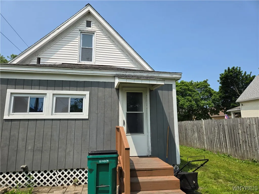 465 Willett Street, Buffalo, New York 14206, Buffalo, New York 14206, 2 Bedrooms Bedrooms, 7 Rooms Rooms,1 BathroomBathrooms,Residential,Closed,465 Willett Street, Buffalo, New York 14206,0,B1612848