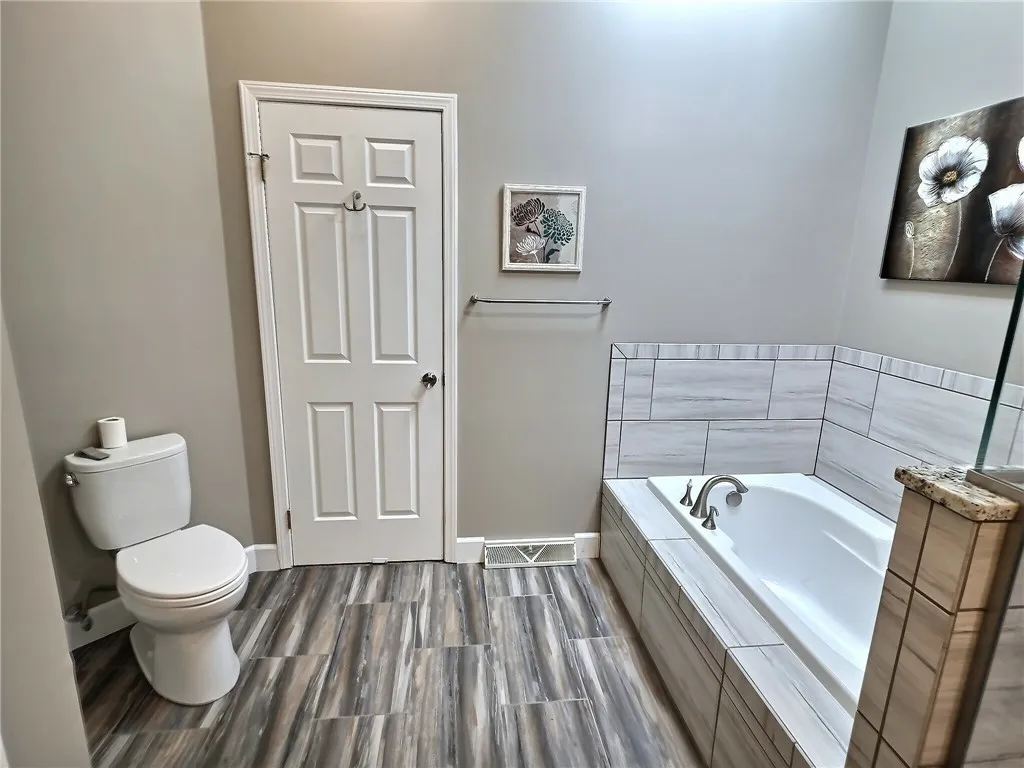 68 Eaglesfield Way, Perinton, New York 14450, Perinton, New York 14450, 2 Bedrooms Bedrooms, 5 Rooms Rooms,1 BathroomBathrooms,Residential,Closed,68 Eaglesfield Way, Perinton, New York 14450,R1613131