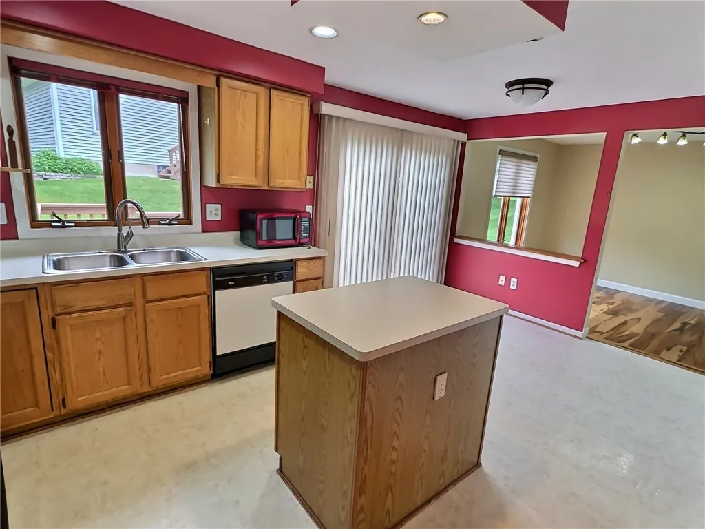 68 Eaglesfield Way, Perinton, New York 14450, Perinton, New York 14450, 2 Bedrooms Bedrooms, 5 Rooms Rooms,1 BathroomBathrooms,Residential,Closed,68 Eaglesfield Way, Perinton, New York 14450,R1613131