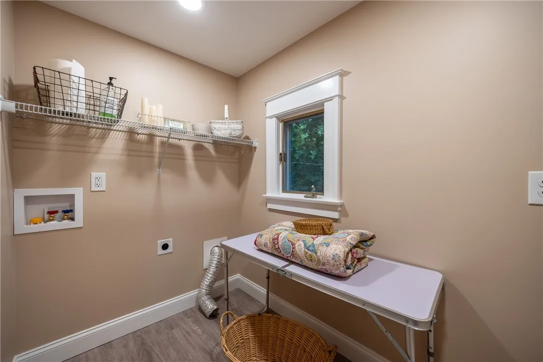 40 Washington Road, Pittsford, New York 14534, Pittsford, New York 14534, 4 Bedrooms Bedrooms, 9 Rooms Rooms,2 BathroomsBathrooms,Residential,Closed,40 Washington Road, Pittsford, New York 14534,0,R1612845