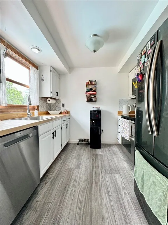 142 Biltmore Drive, Horseheads, New York 14845, Horseheads, New York 14845, 4 Bedrooms Bedrooms, 9 Rooms Rooms,3 BathroomsBathrooms,Residential,Closed,142 Biltmore Drive, Horseheads, New York 14845,0,R1613121