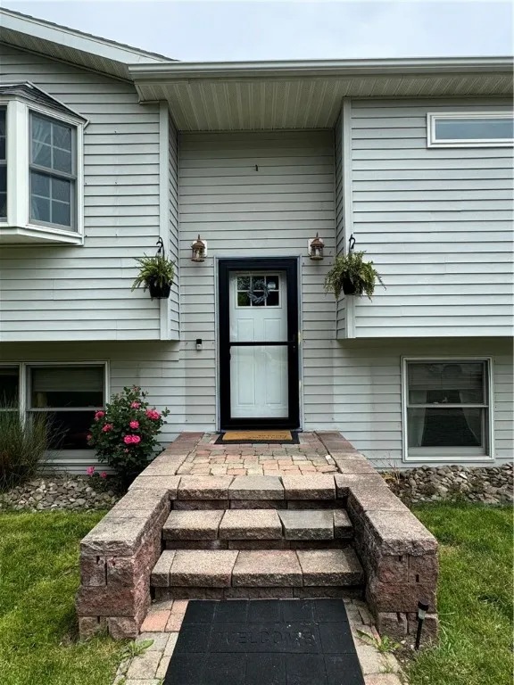 142 Biltmore Drive, Horseheads, New York 14845, Horseheads, New York 14845, 4 Bedrooms Bedrooms, 9 Rooms Rooms,3 BathroomsBathrooms,Residential,Closed,142 Biltmore Drive, Horseheads, New York 14845,0,R1613121