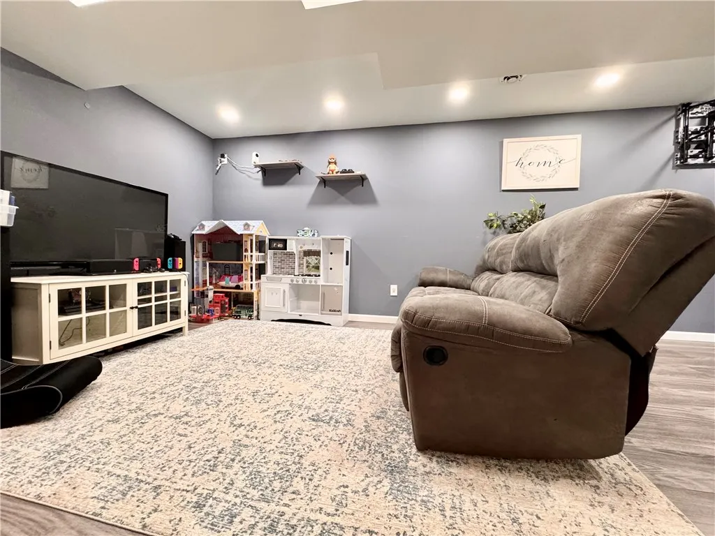 142 Biltmore Drive, Horseheads, New York 14845, Horseheads, New York 14845, 4 Bedrooms Bedrooms, 9 Rooms Rooms,3 BathroomsBathrooms,Residential,Closed,142 Biltmore Drive, Horseheads, New York 14845,0,R1613121