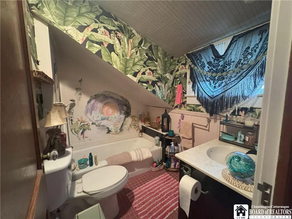 Upstairs bathroom