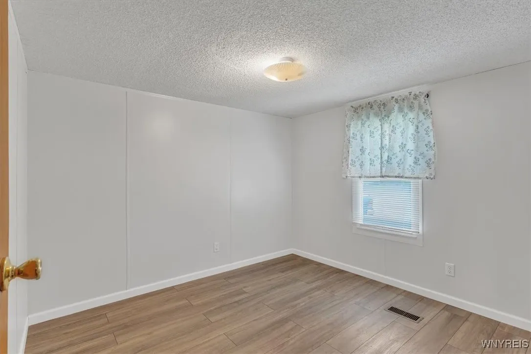 1172 Underwood Court, Lockport Town, New York 1409, Lockport Town, New York 14094, 3 Bedrooms Bedrooms, 8 Rooms Rooms,2 BathroomsBathrooms,Residential,For Sale,1172 Underwood Court, Lockport Town, New York 1409,0,B1613092